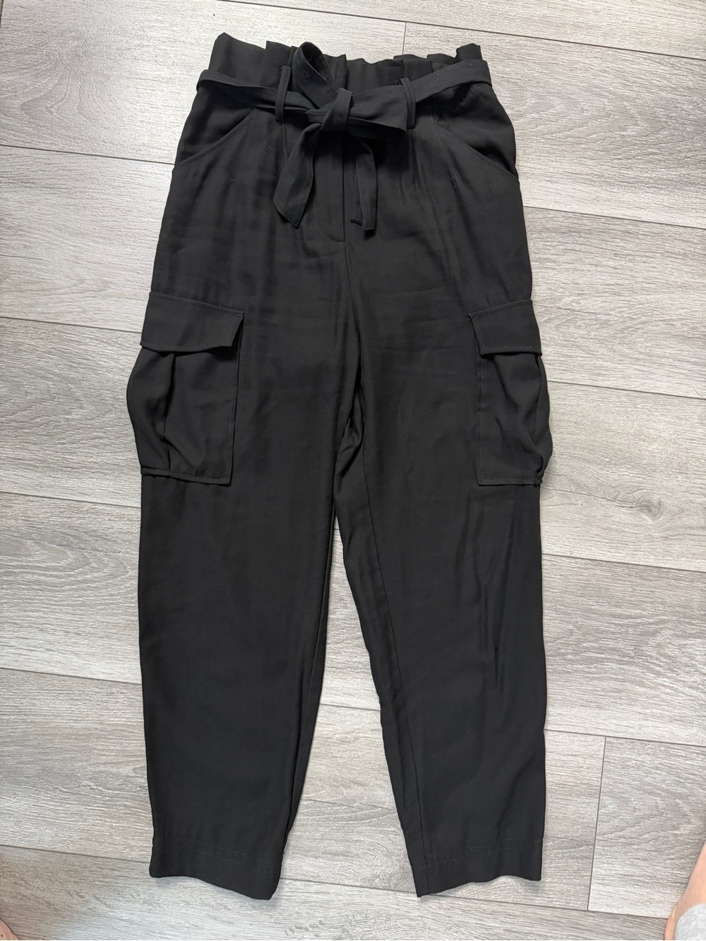 H&M Women’s Cargo Paperbag Waist Pants Size US 6